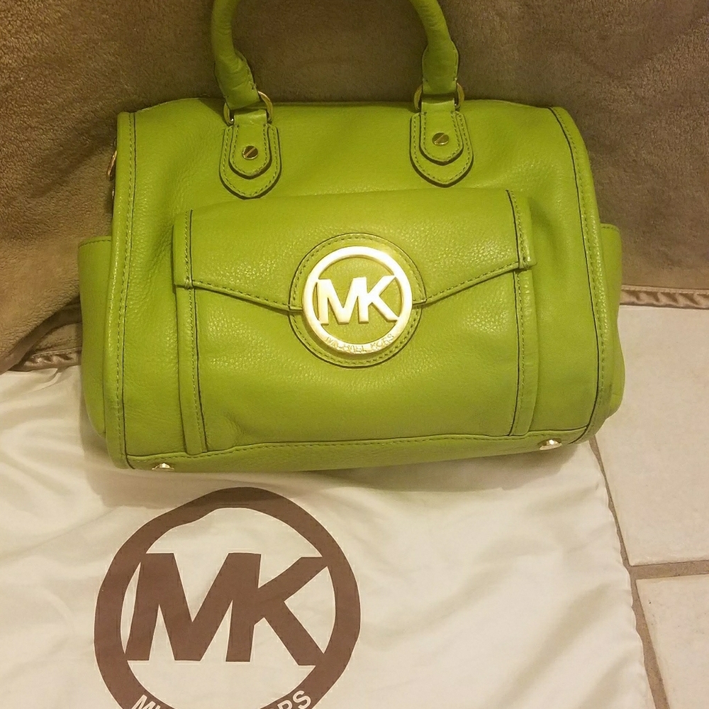 💚 - Picture 2 of 8